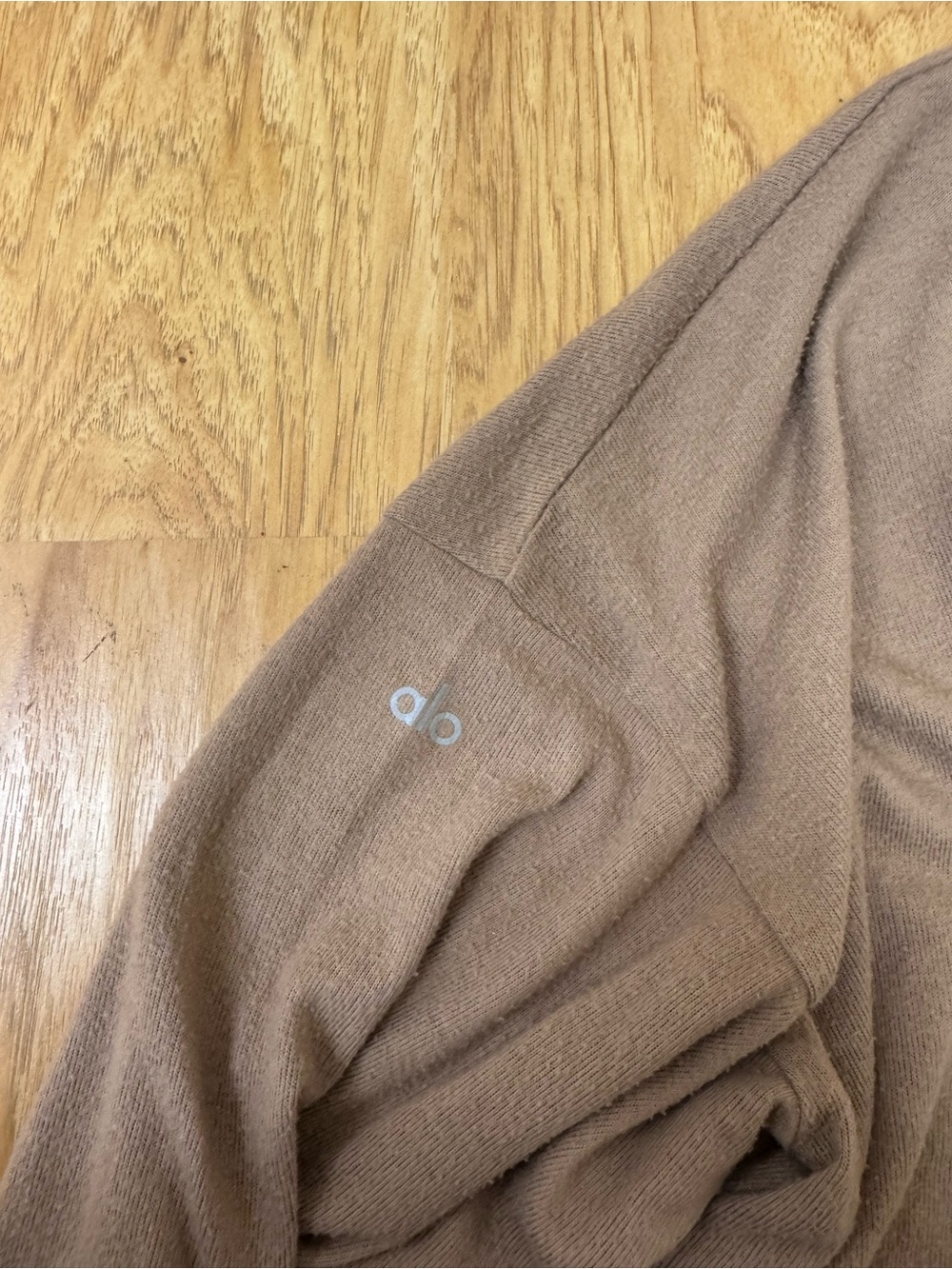 ALO Women’s Soho Pullover - Picture 7 of 7